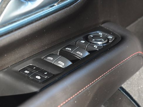 Used 2022 Chevrolet Suburban RST w/ Luxury Package image 9