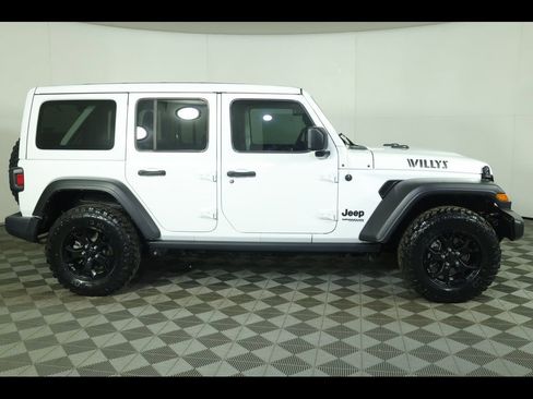 Used 2022 Jeep Wrangler Unlimited Sport image 3