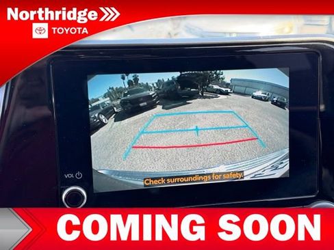 Used 2023 Toyota Highlander XLE FWD image 9