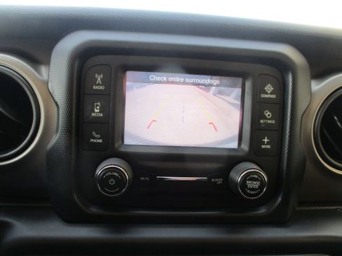 Used 2018 Jeep Wrangler Unlimited Sport S AWD/4WD image 21