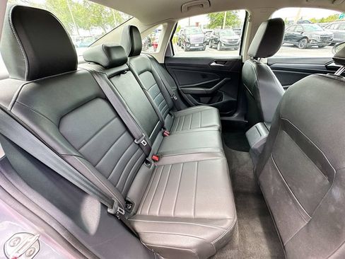 Used 2024 Volkswagen Jetta SE FWD image 25