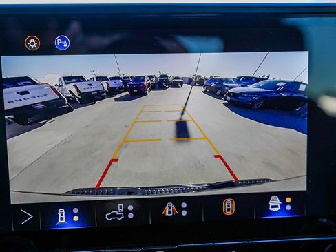 Used 2024 Chevrolet Colorado Trail Boss w/ Technology Package image 24