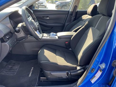 Used 2025 Nissan Sentra SV FWD image 5