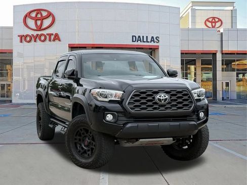 Used 2020 Toyota Tacoma TRD Off-Road AWD/4WD image 1
