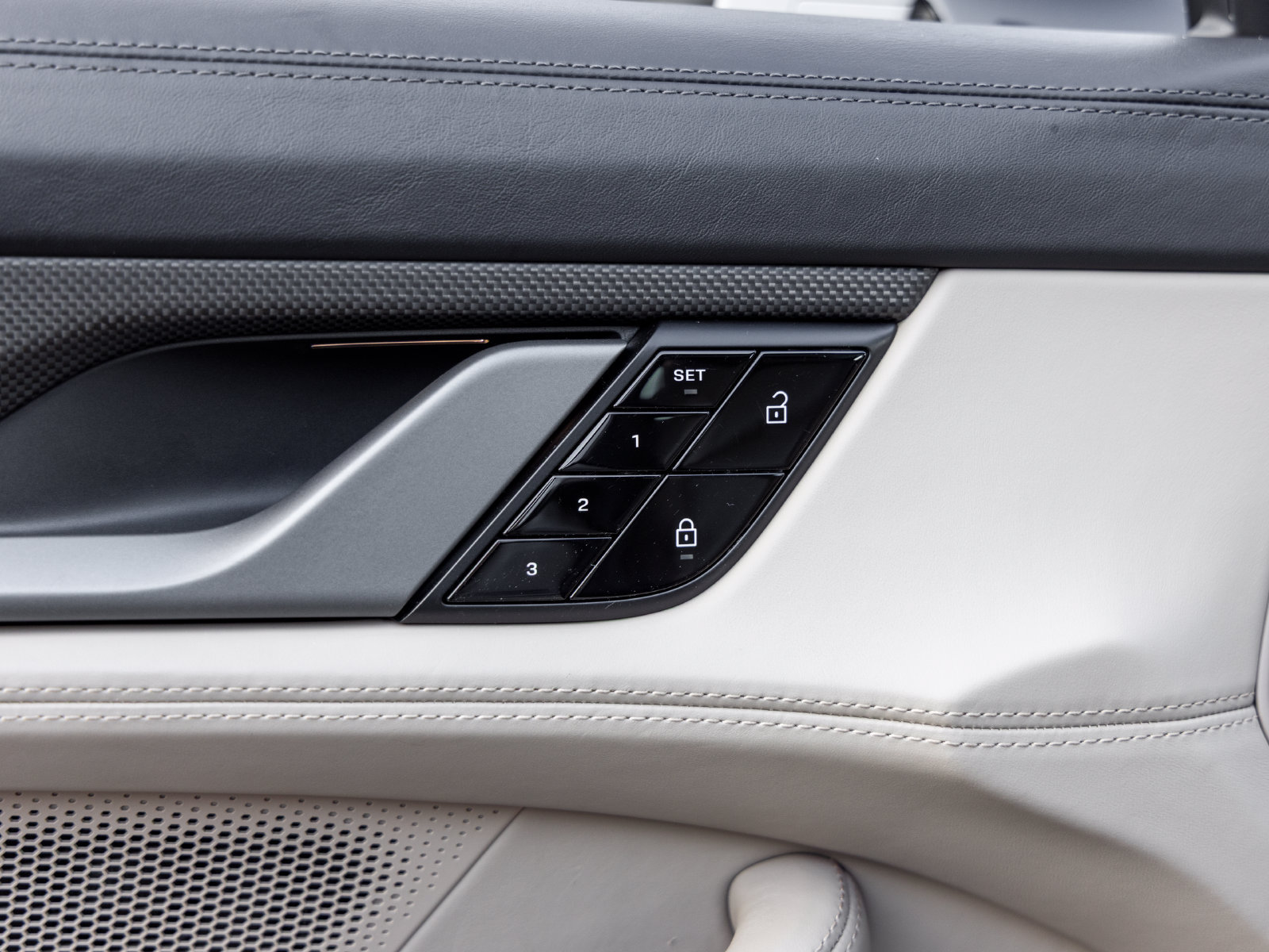 Certified 2021 Porsche Taycan Turbo S AWD/4WD image 22