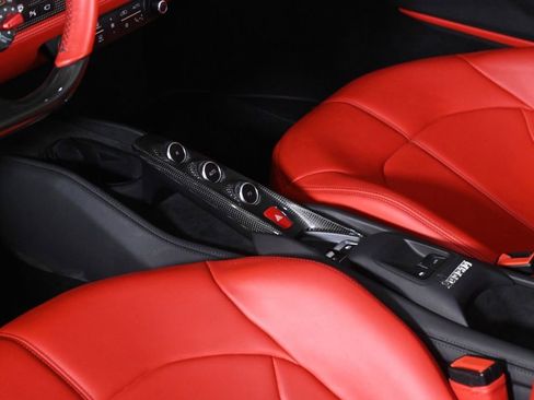 Certified 2022 Ferrari F8 Tributo RWD image 16