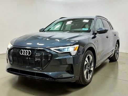 Used 2021 Audi e-tron Premium w/ Convenience Plus Package image 12