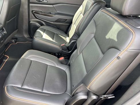 Used 2022 GMC Acadia AT4 w/ Preferred Package image 23