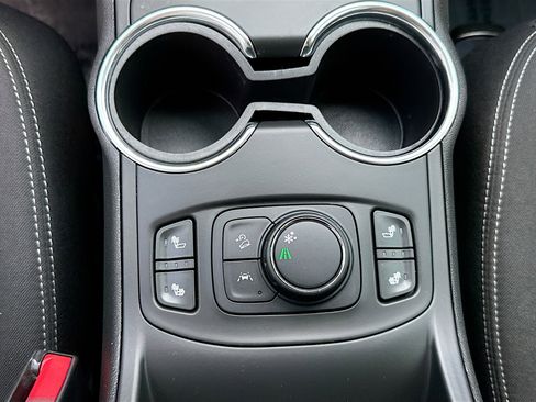Used 2022 GMC Terrain SLE w/ Driver Convenience Package FWD image 30