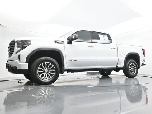 Used 2023 GMC Sierra 1500 AT4 w/ AT4 Premium Package AWD/4WD image 49