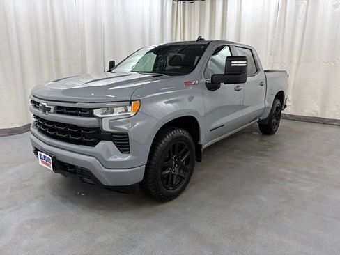 Used 2024 Chevrolet Silverado 1500 RST AWD/4WD image 2