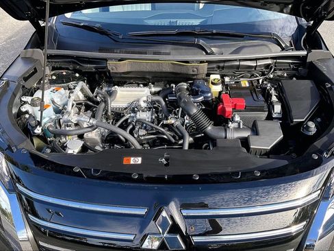 New 2026 Mitsubishi Outlander SEL image 11