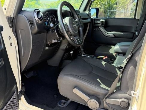 Used 2018 Jeep Wrangler Unlimited Sport AWD/4WD image 11