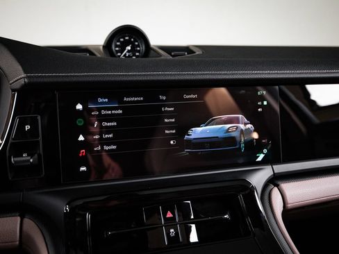 Certified 2026 Porsche Panamera 4 E-Hybrid AWD/4WD image 18