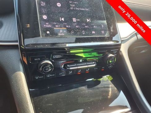 Certified 2024 Jeep Grand Cherokee Laredo X image 17