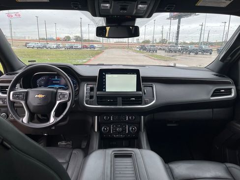 Used 2024 Chevrolet Suburban LT image 13