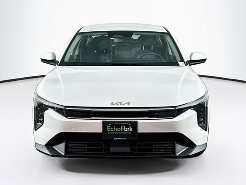Used 2025 Kia K4 FWD image 2