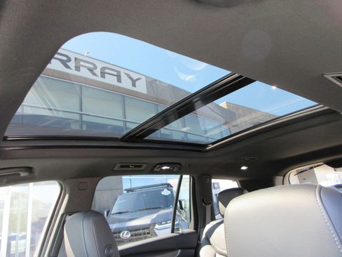 Used 2023 Cadillac XT6 Luxury image 19