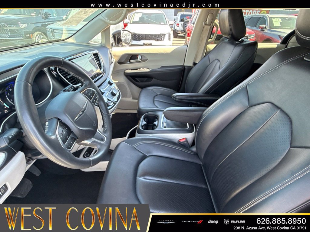 Used 2024 Chrysler Pacifica Touring-L FWD image 20