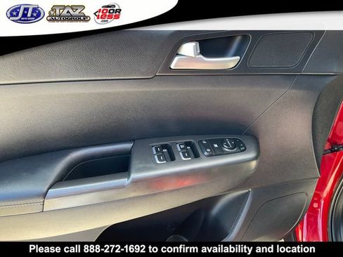 Used 2020 Kia Sportage LX AWD/4WD image 11