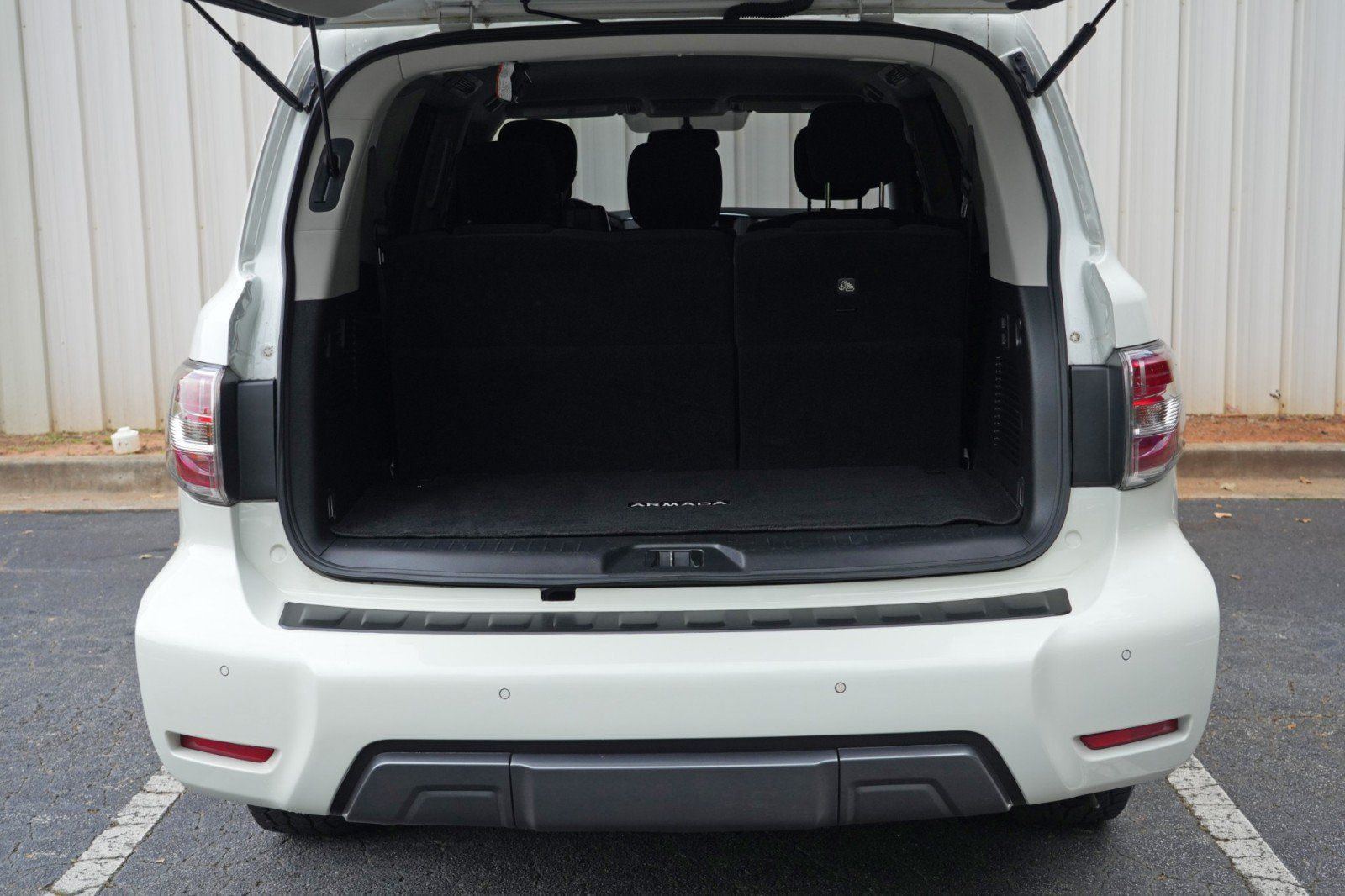 Used 2019 Nissan Armada SV w/ Driver Package RWD image 9