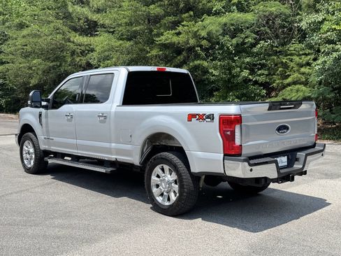 Used 2017 Ford F250 Lariat w/ Lariat Ultimate Package image 3