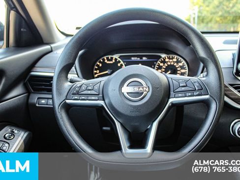 Used 2024 Nissan Altima 2.5 SV FWD image 23