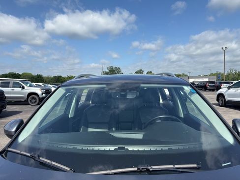 Used 2018 Volkswagen Tiguan SEL AWD/4WD image 25