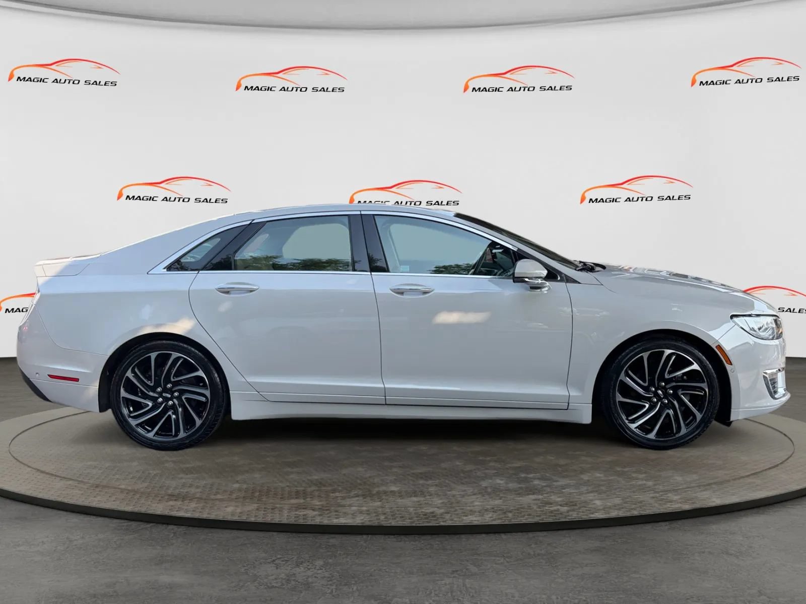 Used 2020 Lincoln MKZ Reserve w/ Elements Package AWD/4WD image 6