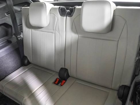 Used 2022 Volkswagen Tiguan SE R-Line image 37