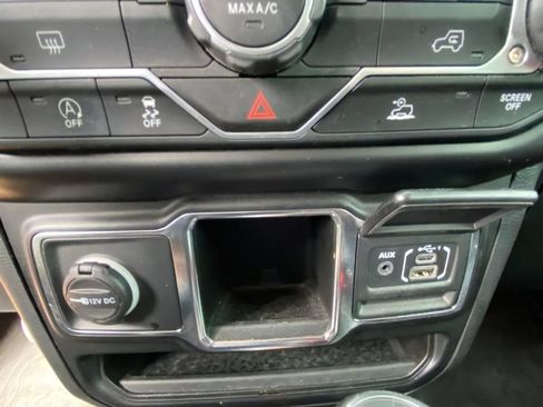 Used 2022 Jeep Gladiator Sport AWD/4WD image 20