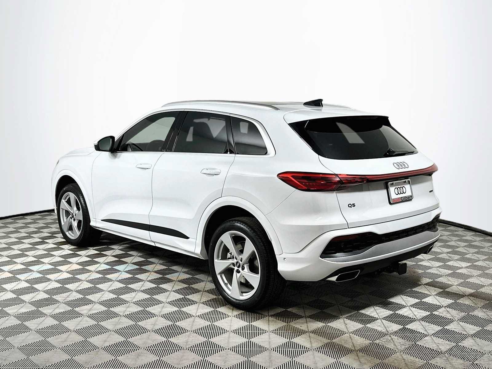 Certified 2025 Audi Q5 Premium Plus AWD/4WD image 5