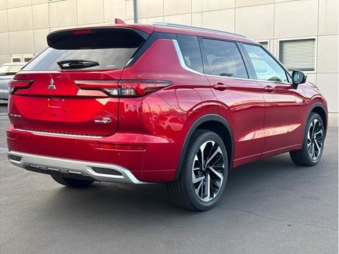 Used 2025 Mitsubishi Outlander SEL image 5