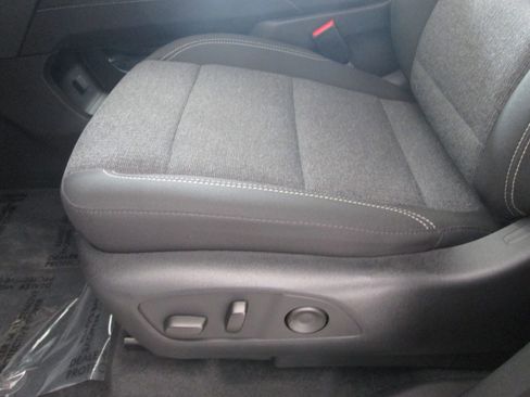 New 2025 GMC Acadia Elevation image 13