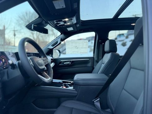 New 2026 Chevrolet Suburban Z71 w/ Comfort Package image 13