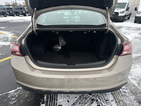 Used 2024 Chevrolet Malibu LT image 19