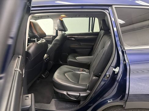 Used 2021 Toyota Highlander Platinum AWD/4WD image 23