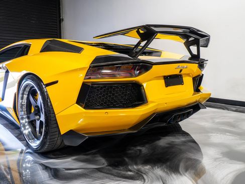 Used 2013 Lamborghini Aventador LP 700-4 image 11