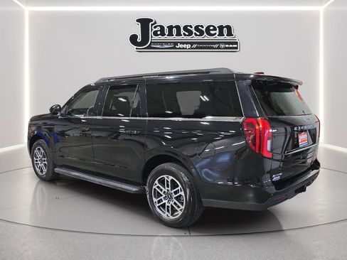 Used 2025 Ford Expedition Max Active image 4