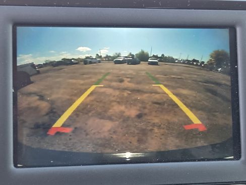 Used 2022 Chrysler Voyager LX image 13