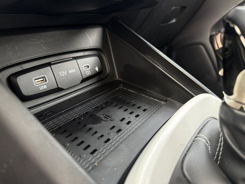 Certified 2025 Hyundai Venue Limited image 31