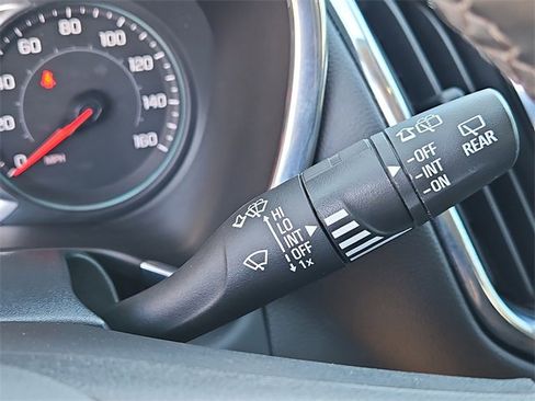 Used 2023 Chevrolet Equinox LT image 23