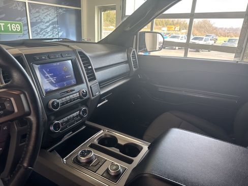 Used 2020 Ford Expedition XLT image 26