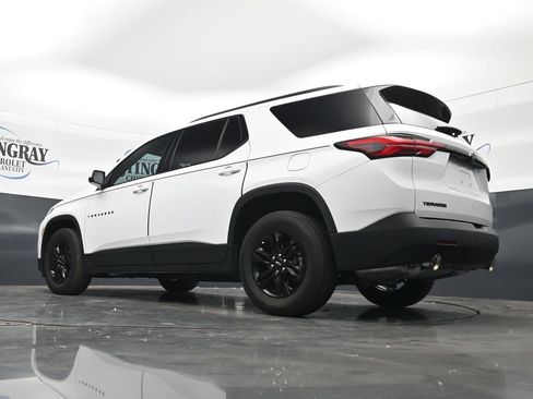Used 2023 Chevrolet Traverse LT FWD image 30