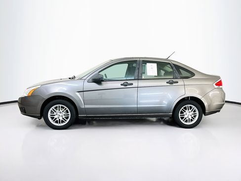Used 2009 Ford Focus SE FWD image 4