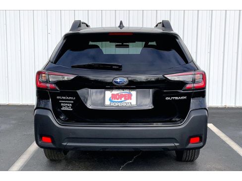 Used 2024 Subaru Outback Premium image 4