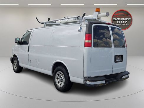 Used 2010 Chevrolet Express 1500 RWD image 7
