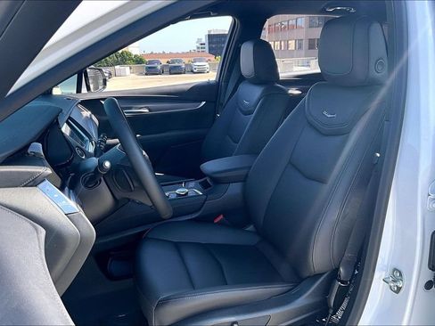 New 2026 Cadillac XT5 Luxury w/ LPO, Floor Liner Package FWD image 9