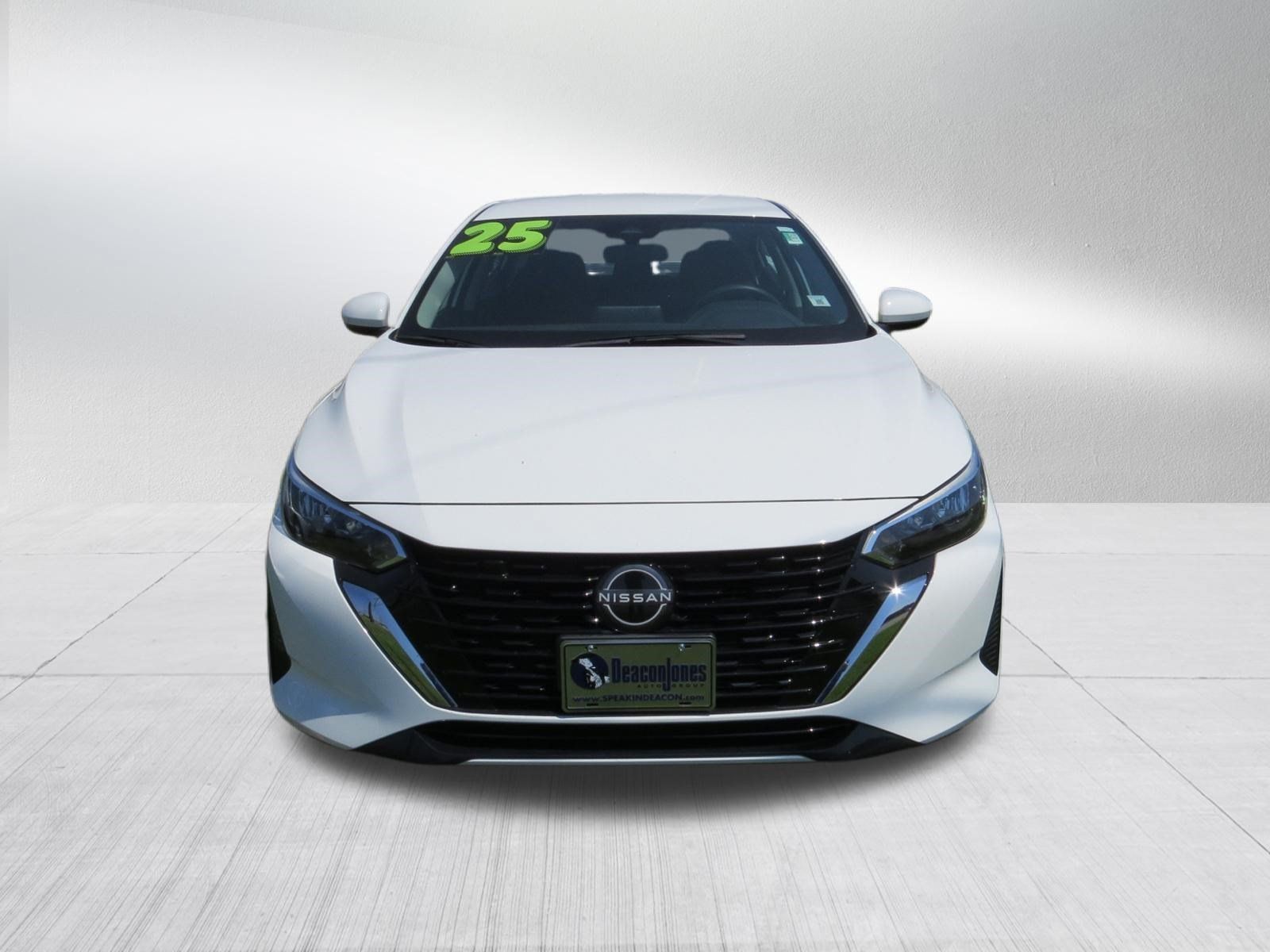 Used 2025 Nissan Sentra SV FWD image 8