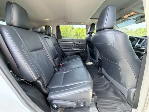 Used 2018 Toyota Highlander Limited image 27